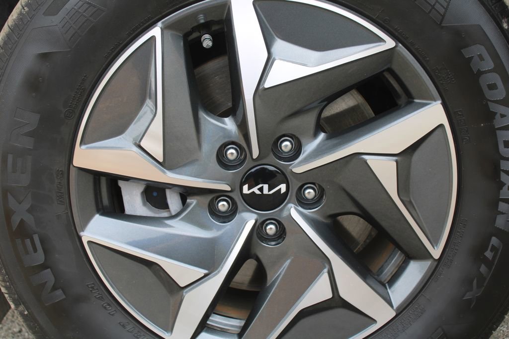 Certified 2023 Kia Sorento EX image 21