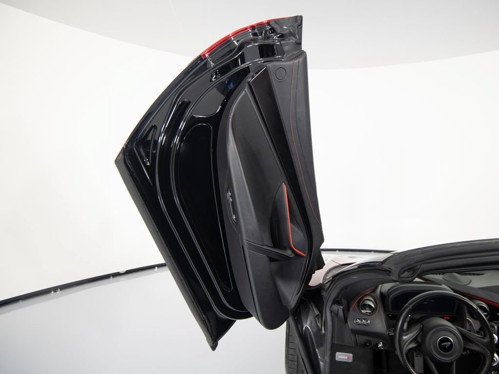Used 2022 McLaren 720S Luxury RWD image 11