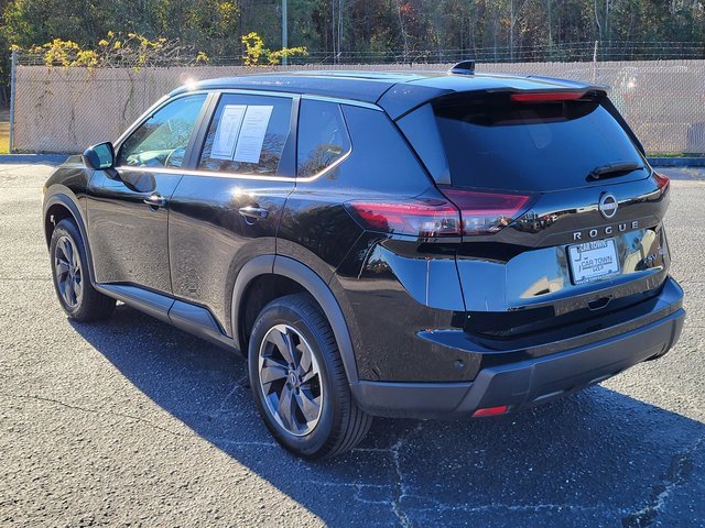 Used 2024 Nissan Rogue SV image 6