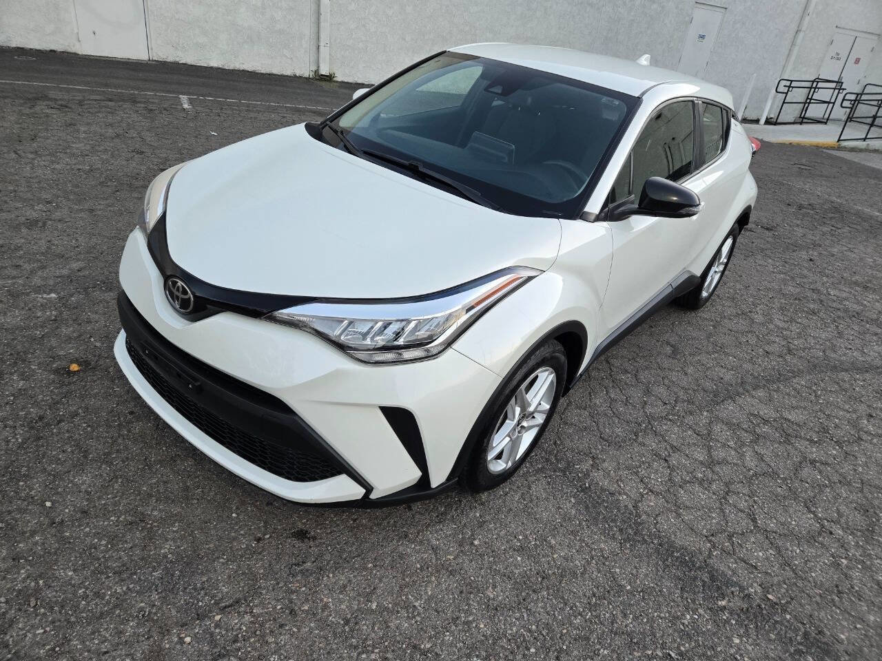 Used 2021 Toyota C-HR LE image 9
