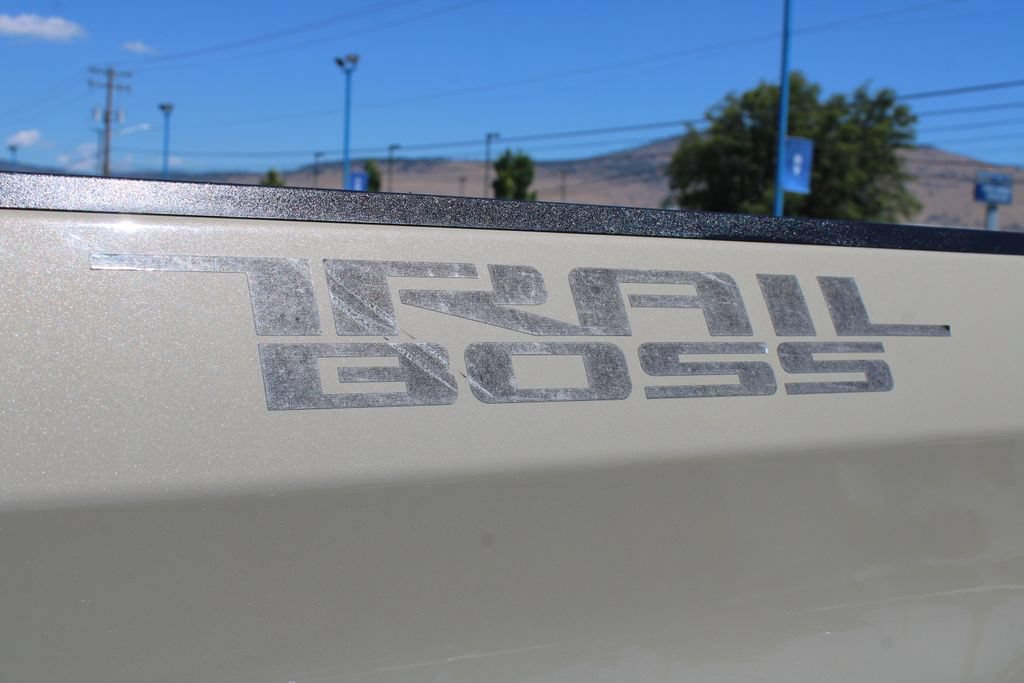 Used 2022 Chevrolet Silverado 1500 Custom Trail Boss AWD/4WD image 25