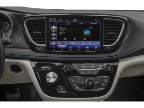 Used 2022 Chrysler Pacifica Touring-L image 13