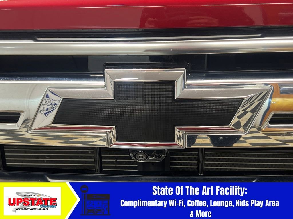 Used 2024 Chevrolet Silverado 2500 High Country w/ Technology Package AWD/4WD image 3