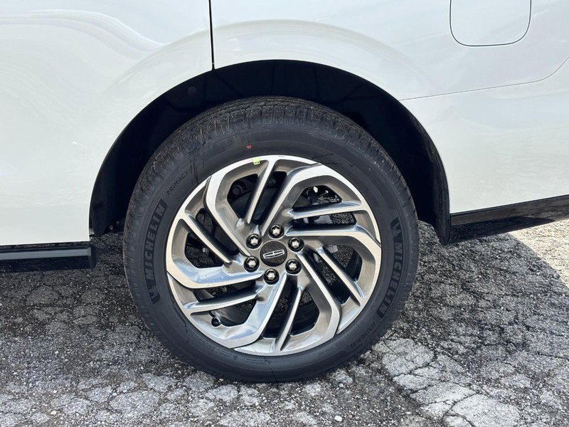 New 2026 Lincoln Navigator Reserve AWD/4WD image 9