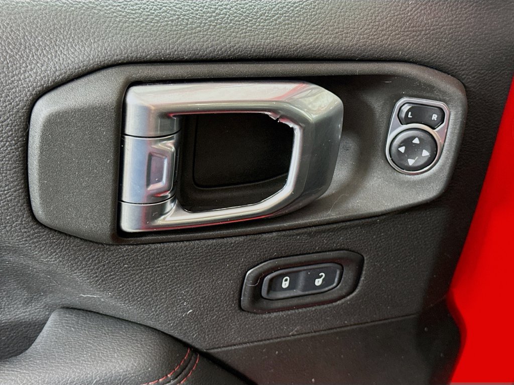 Used 2022 Jeep Wrangler Rubicon w/ Steel Bumper Group AWD/4WD image 23