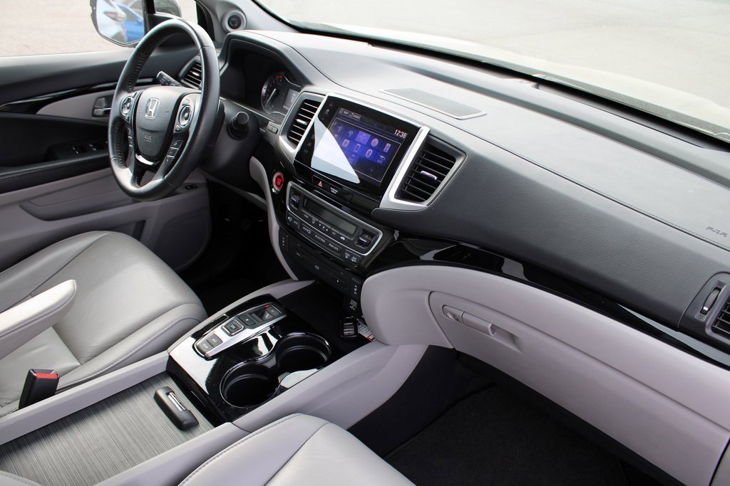 Used 2017 Honda Pilot Touring image 18