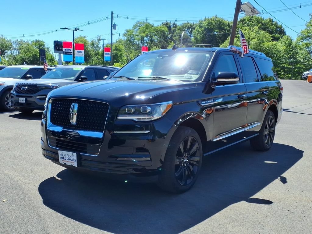 Certified 2024 Lincoln Navigator Reserve AWD/4WD image 2