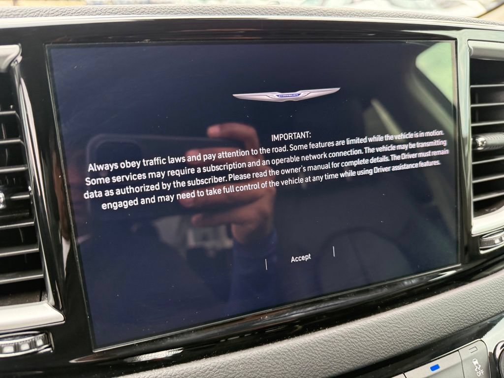 Used 2024 Chrysler Pacifica Touring-L FWD image 26