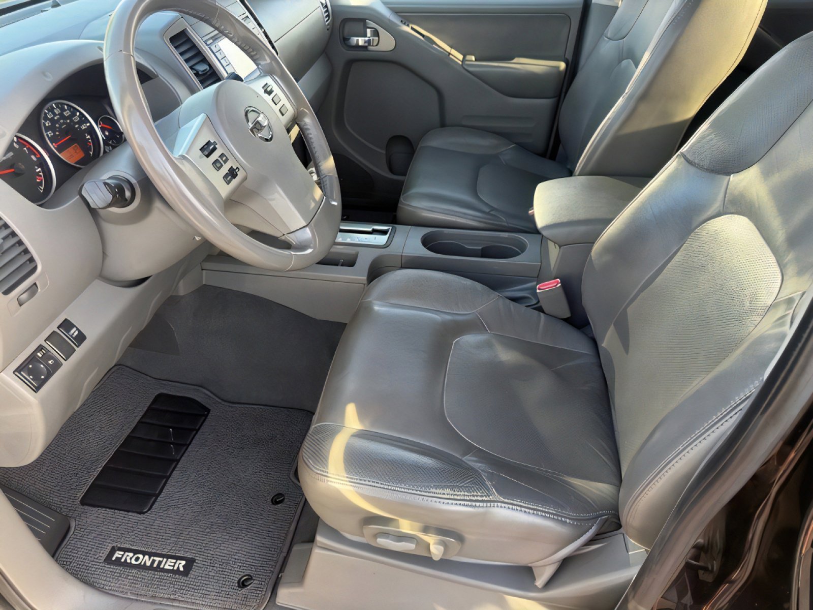 Used 2019 Nissan Frontier SL image 11