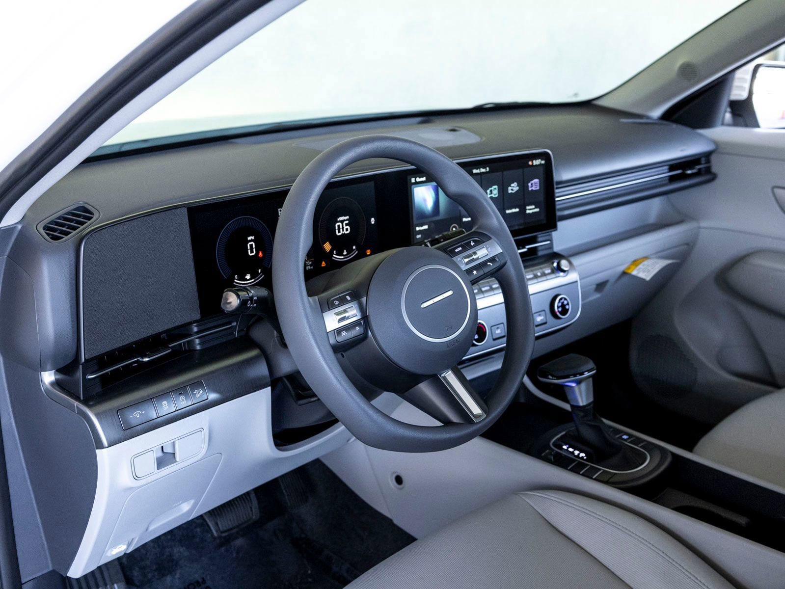 New 2025 Hyundai Kona SE image 17