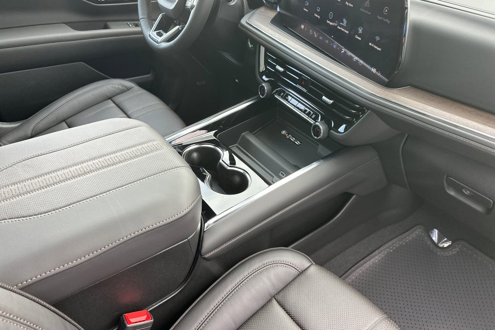 New 2026 Chevrolet Suburban High Country AWD/4WD image 19