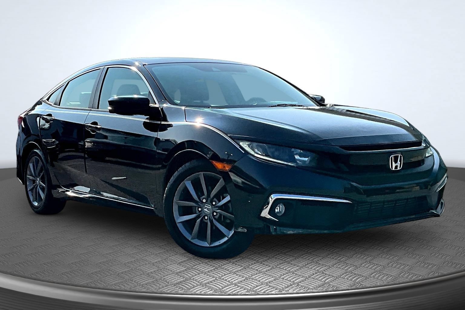 Used 2019 Honda Civic EX-L image 2