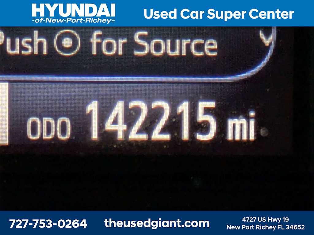 Used 2015 Toyota Sienna XLE image 37