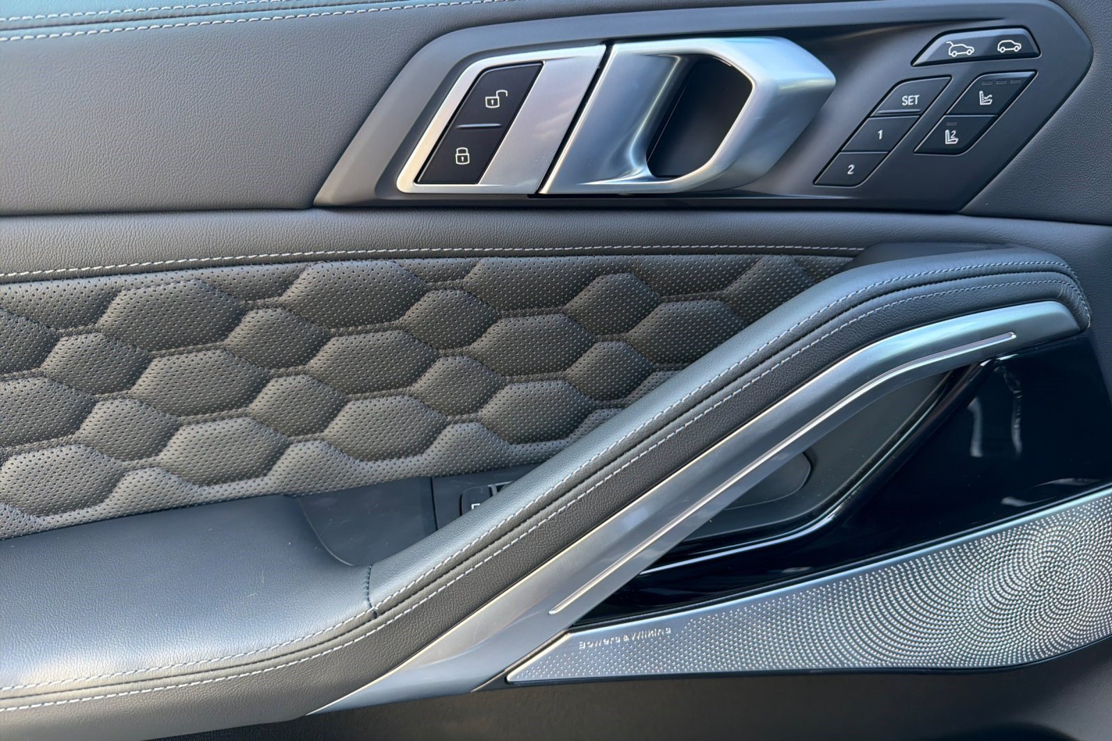 New 2027 BMW X6 M Competition w/ Executive Package AWD/4WD image 9