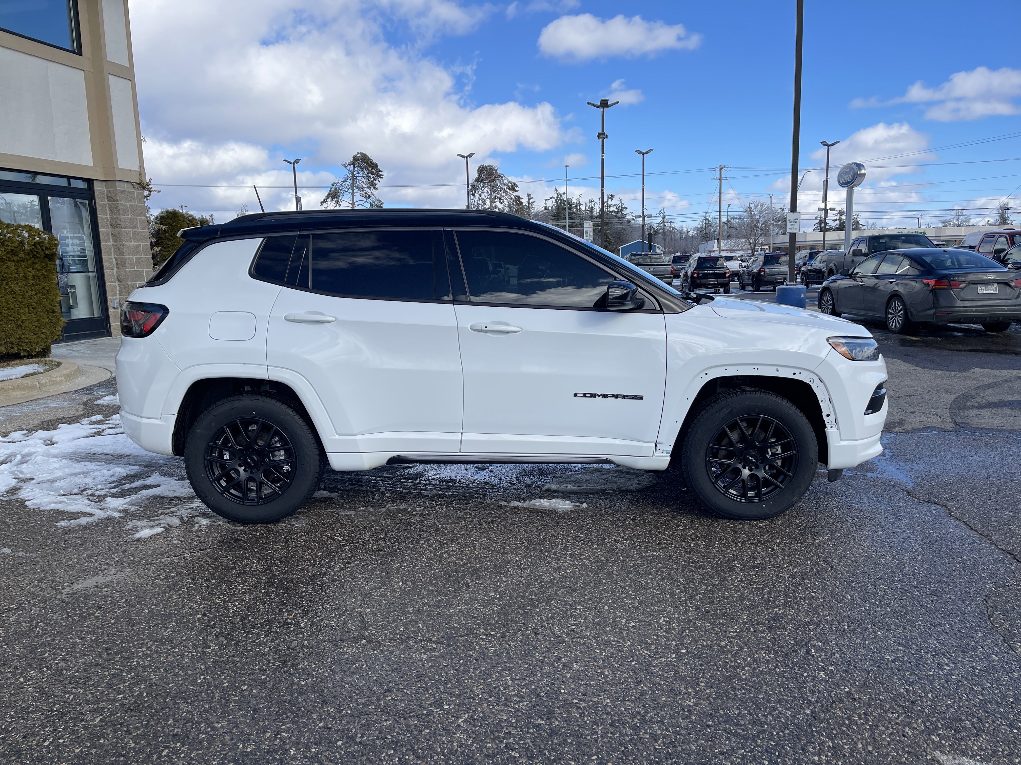 Used 2022 Jeep Compass High Altitude image 2