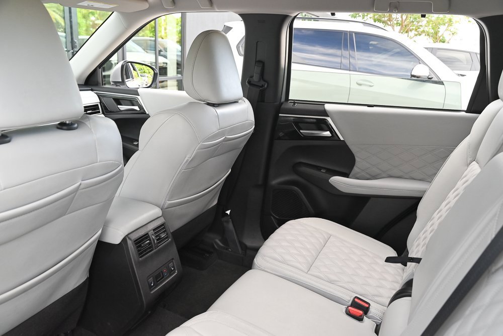 Used 2024 Mitsubishi Outlander SEL image 14