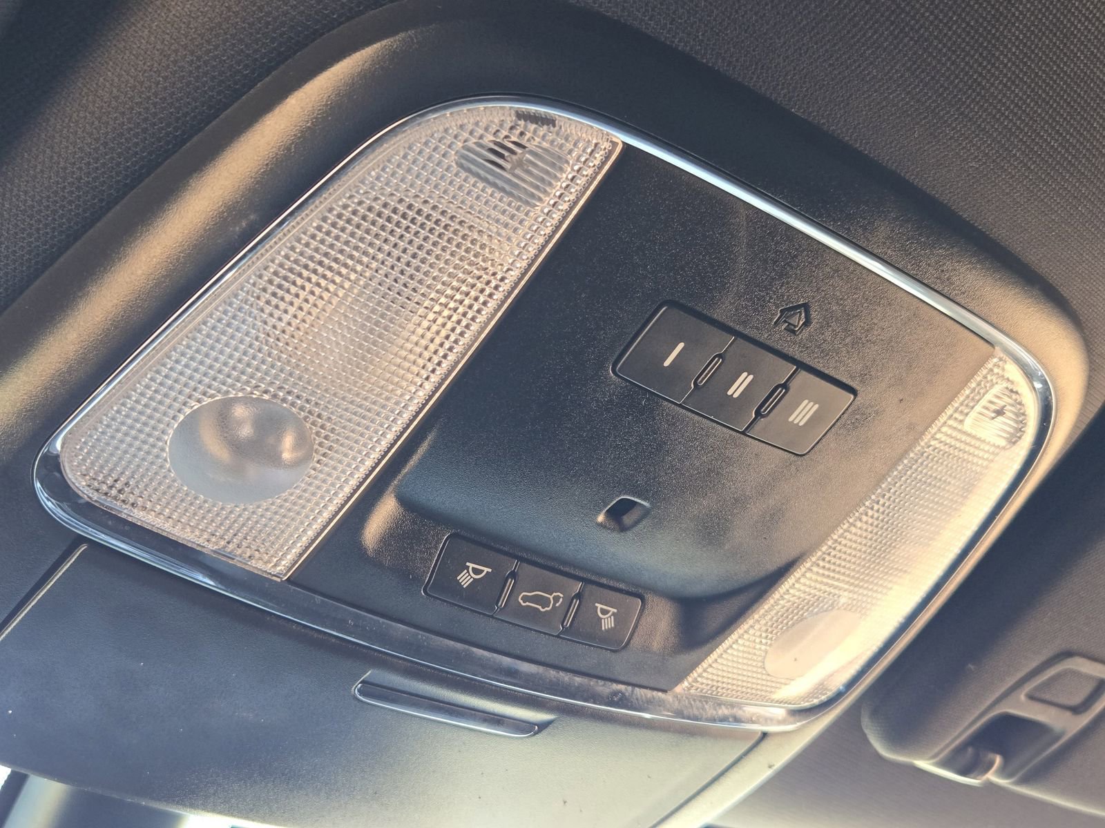 Used 2018 Jeep Grand Cherokee Altitude RWD image 27
