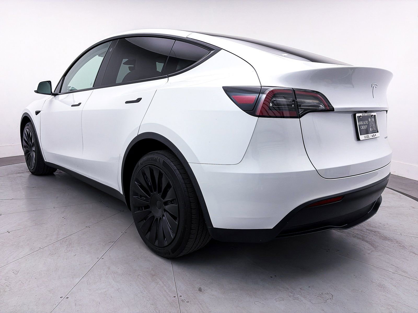 Used 2023 Tesla Model Y Long Range image 12