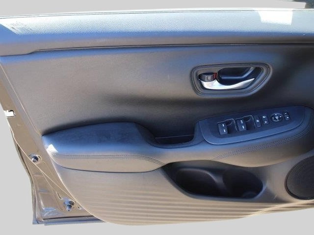 Used 2024 Honda HR-V LX image 18