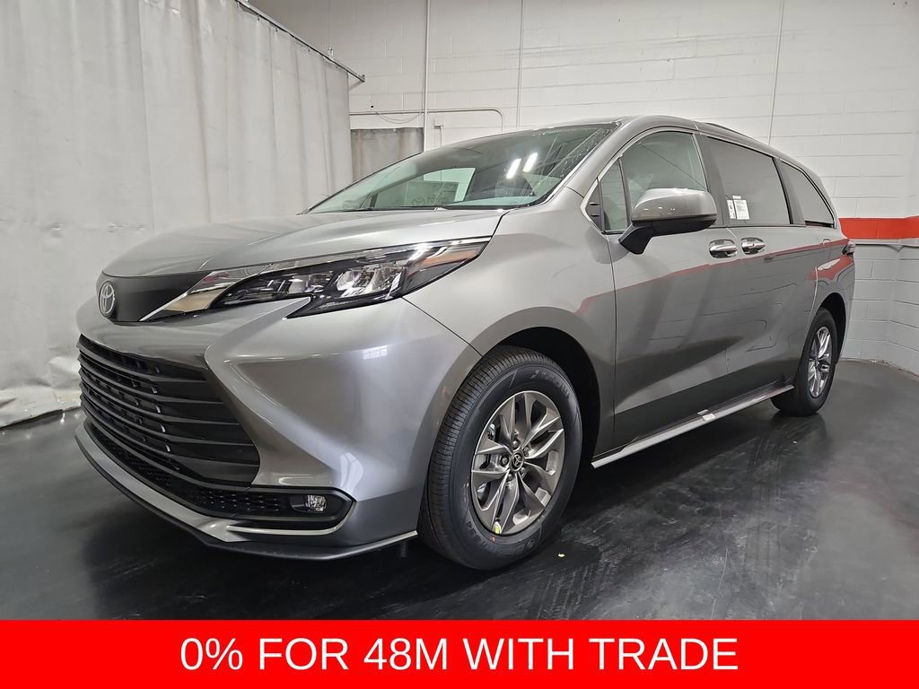 New 2026 Toyota Sienna XLE image 4
