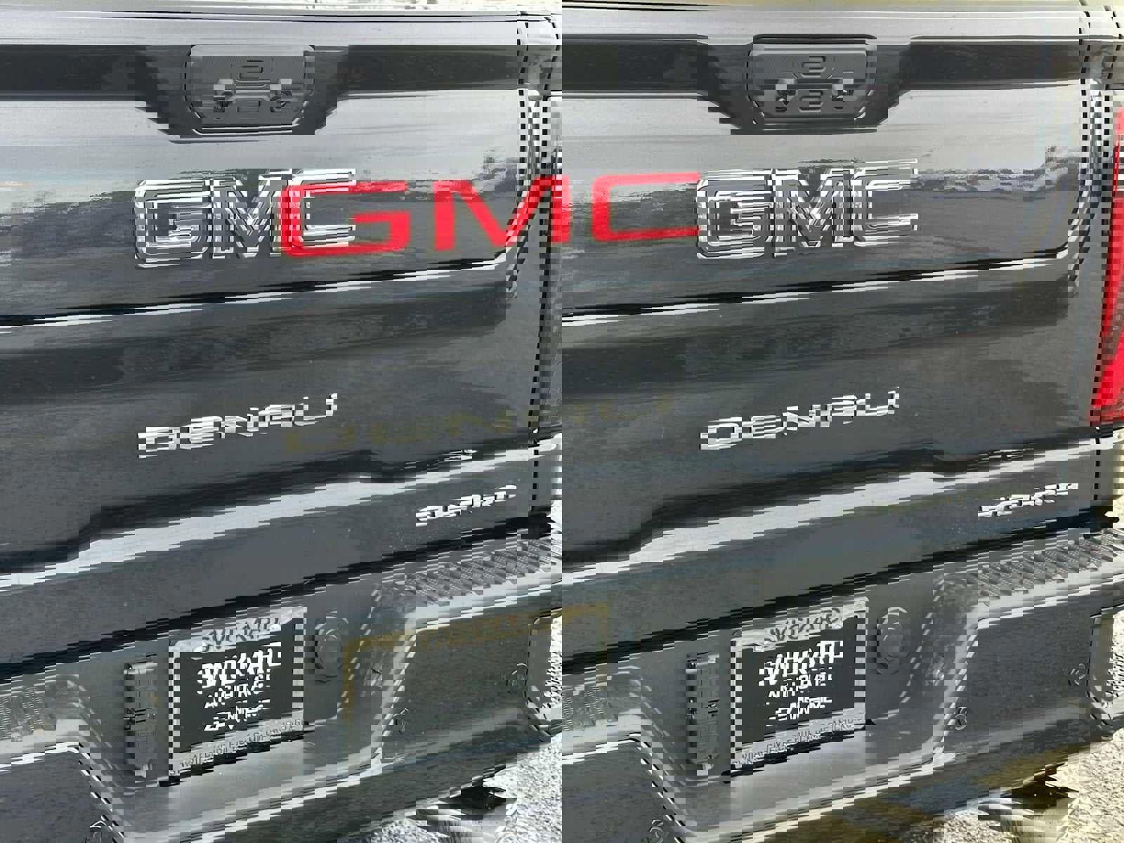 New 2026 GMC Sierra 2500 Denali w/ Technology Package image 13