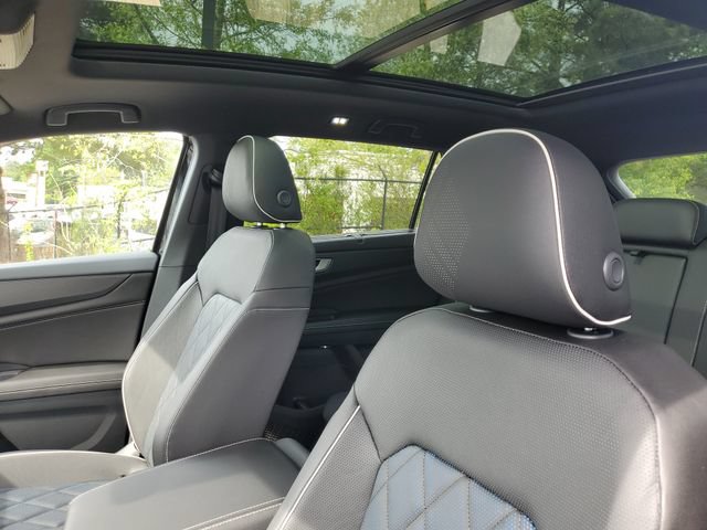 New 2026 Volkswagen Atlas Cross Sport SEL Premium R-Line AWD/4WD image 16