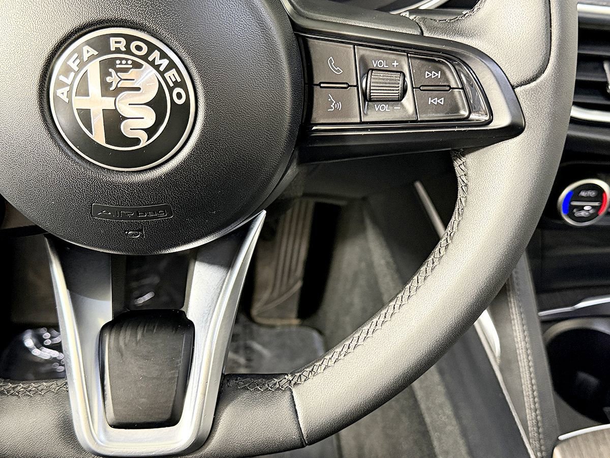 Used 2021 Alfa Romeo Stelvio Ti w/ Premium Package image 27