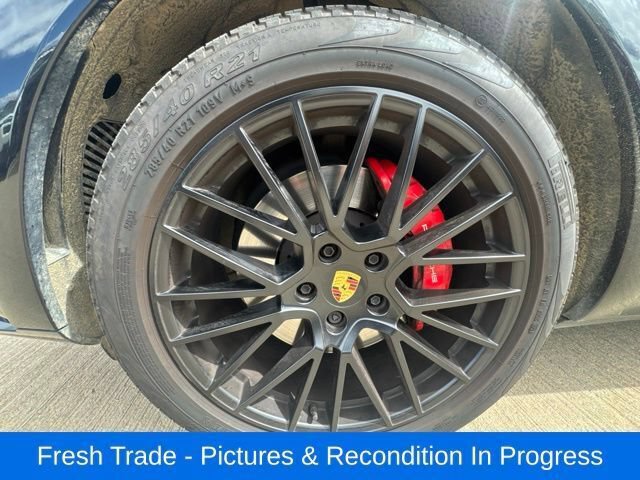 Used 2023 Porsche Cayenne GTS AWD/4WD image 10