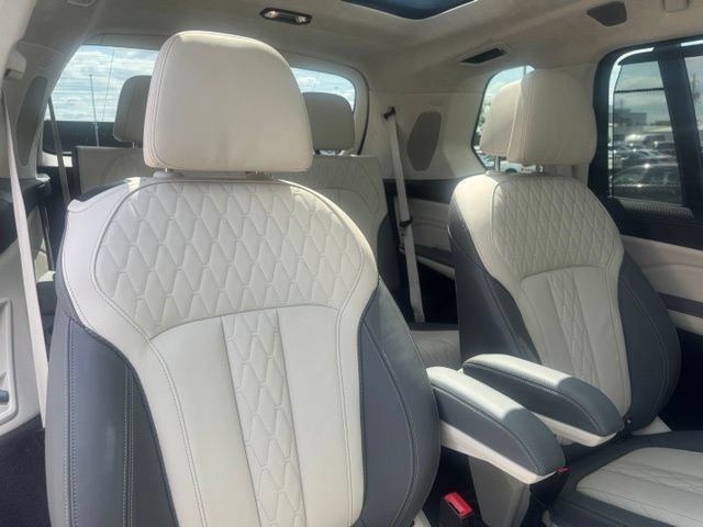 Used 2024 BMW X7 M60i w/ Climate Comfort Package AWD/4WD image 33