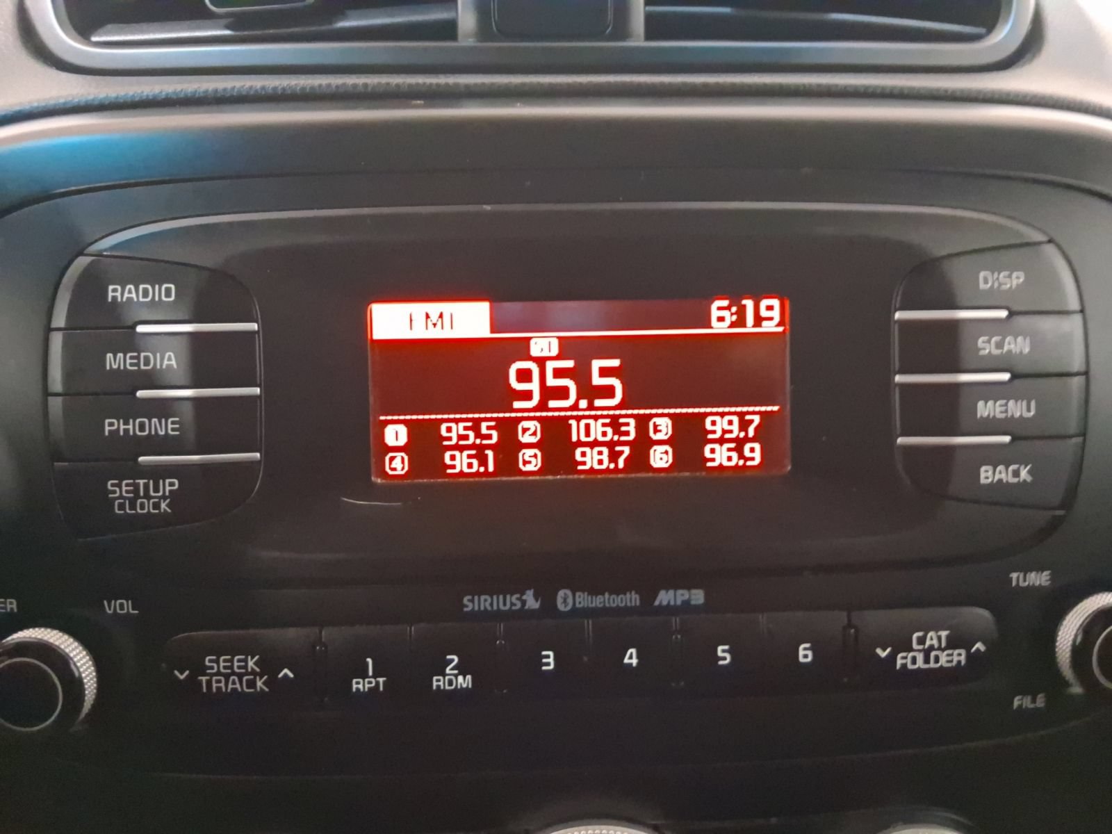 Used 2016 Kia Soul FWD image 25