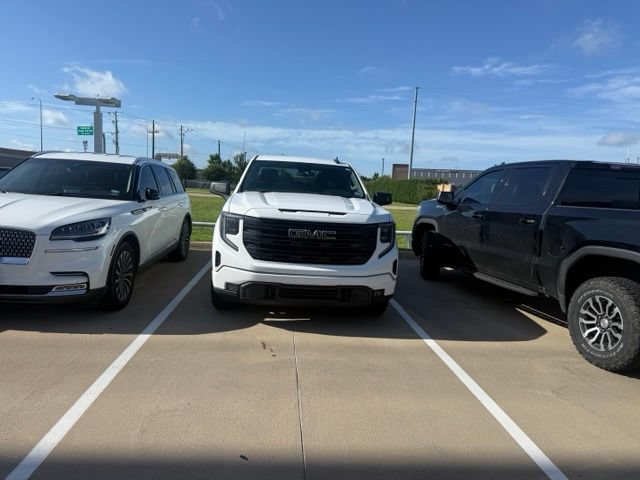 Used 2023 GMC Sierra 1500 Elevation w/ X31 Off-Road Package AWD/4WD image 3