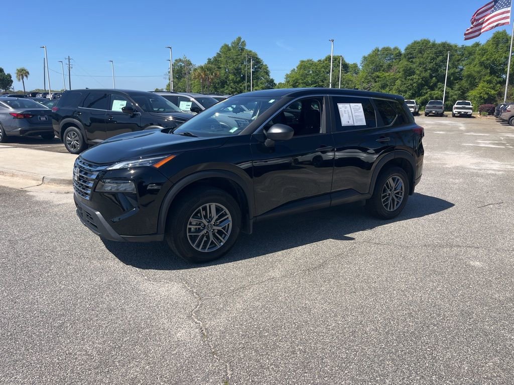 Used 2024 Nissan Rogue S image 3