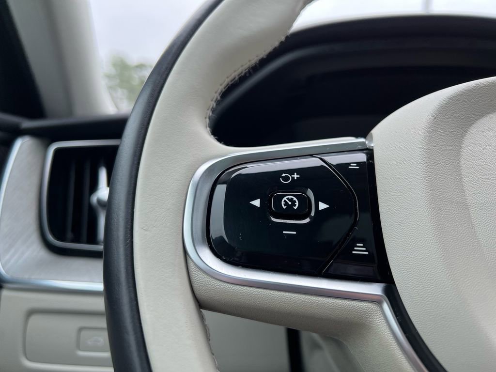 Certified 2024 Volvo XC60 B5 Plus w/ Climate Package AWD/4WD image 12