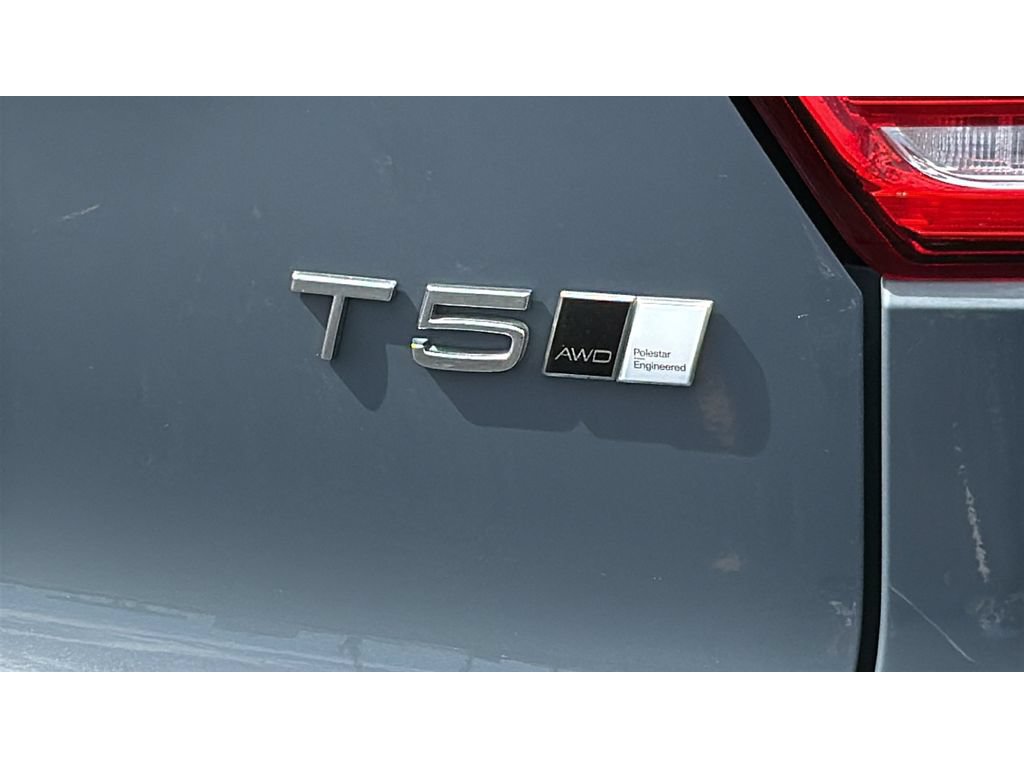 Used 2022 Volvo XC40 T5 R-Design w/ Advanced Package AWD/4WD image 8