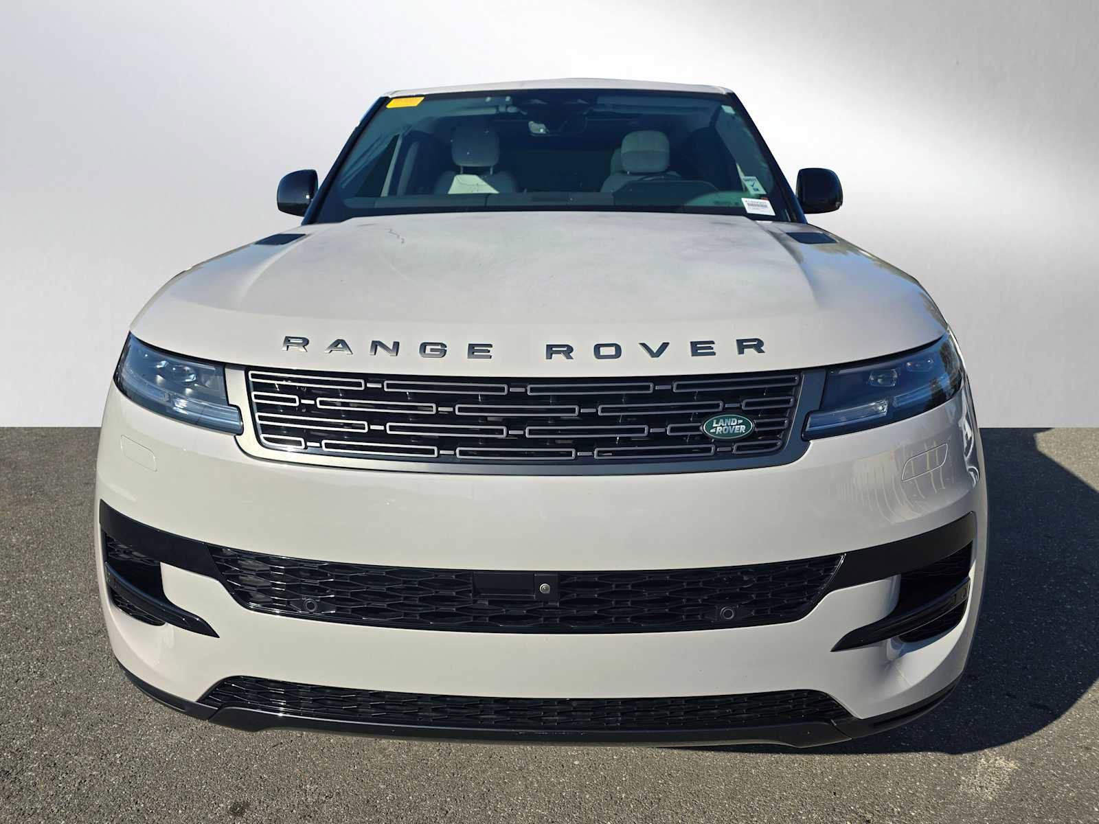 Used 2024 Land Rover Range Rover Sport SE image 8