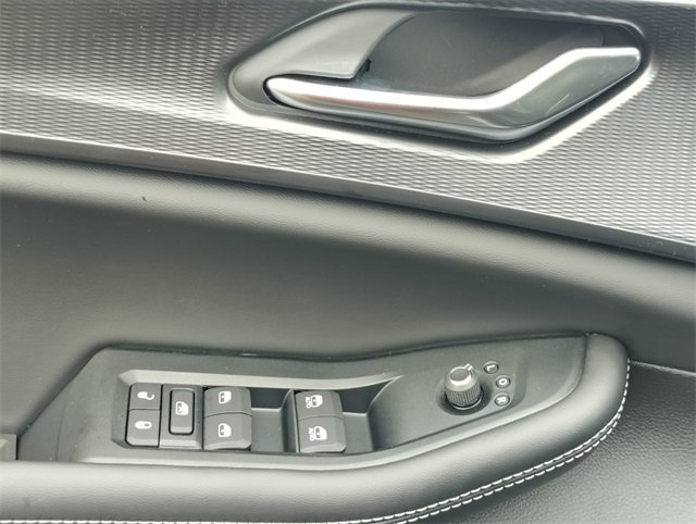 New 2025 Jeep Grand Cherokee Altitude image 13