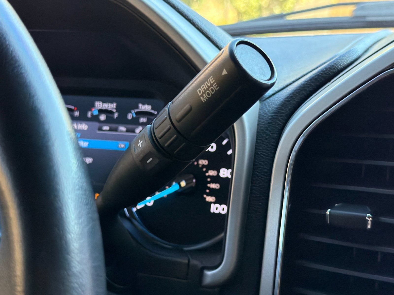 Used 2022 Ford F350 Lariat w/ Lariat Ultimate Package AWD/4WD image 20
