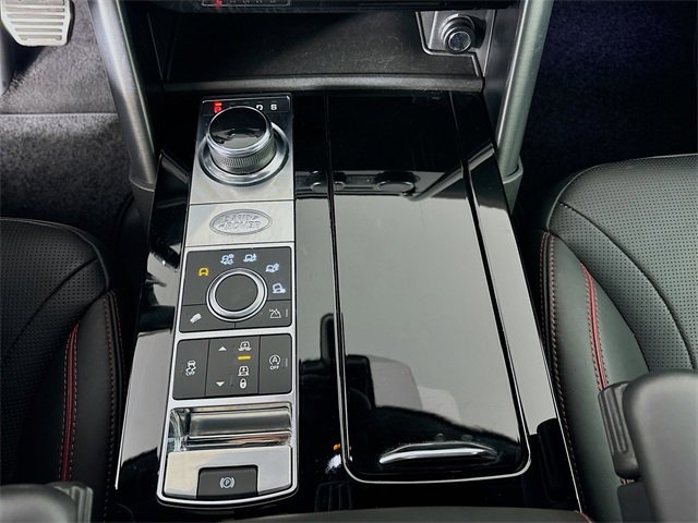 Used 2019 Land Rover Discovery HSE image 18