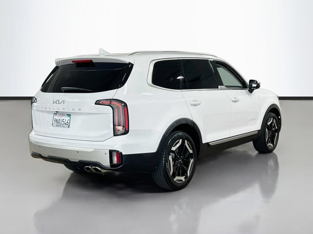 Certified 2024 Kia Telluride EX w/ EX Captain's Chair Package FWD image 7