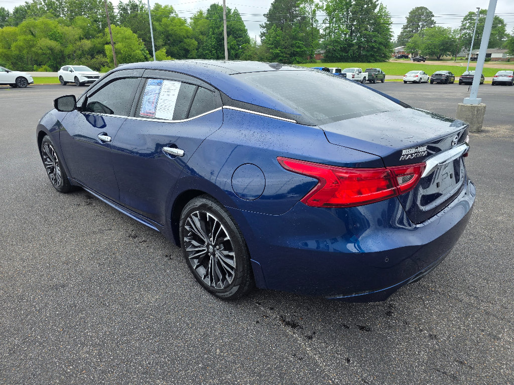 Used 2016 Nissan Maxima Platinum w/ Interior Lighting Package FWD image 5
