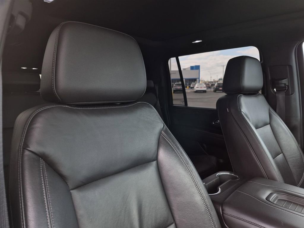 Used 2021 Chevrolet Suburban Z71 w/ Z71 Signature Package image 13