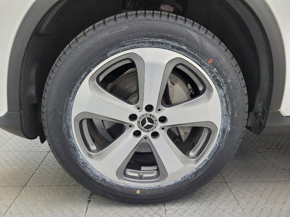 Used 2019 Mercedes-Benz GLC 300 4MATIC image 31