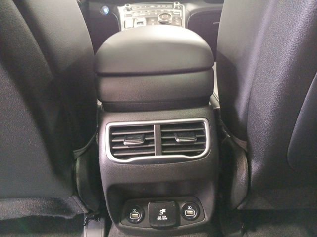 Used 2023 Hyundai Santa Fe Limited image 28