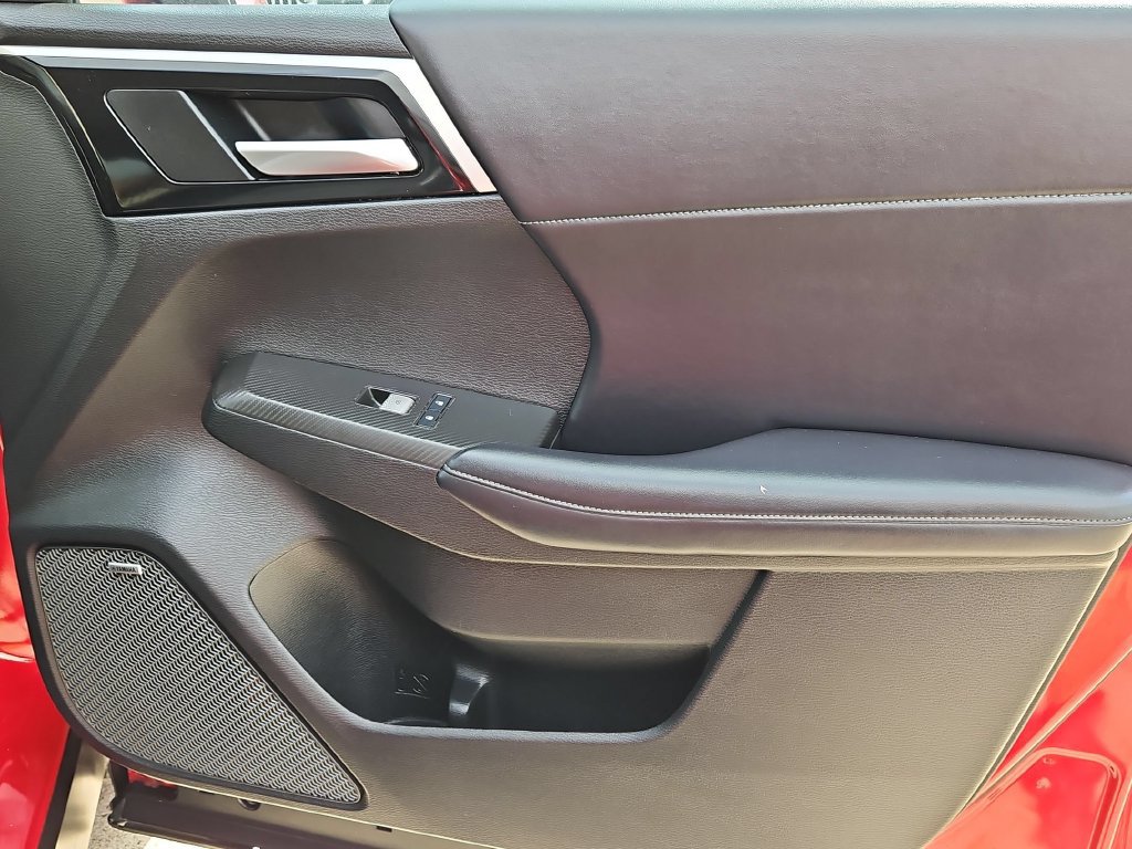 Used 2025 Mitsubishi Outlander SE AWD/4WD image 31
