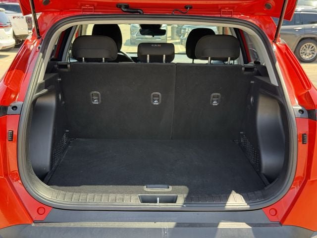 Used 2025 Hyundai Kona SEL FWD image 29