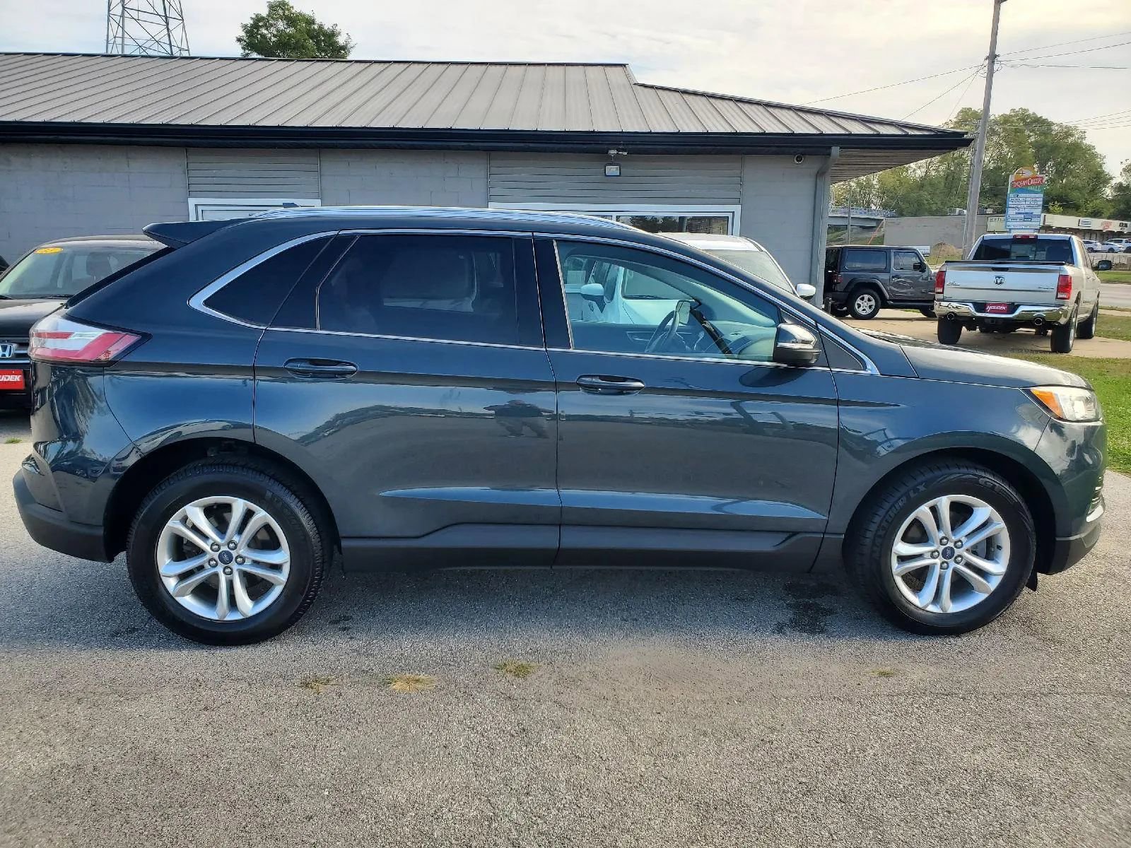 Used 2019 Ford Edge SEL w/ Equipment Group 201A image 7