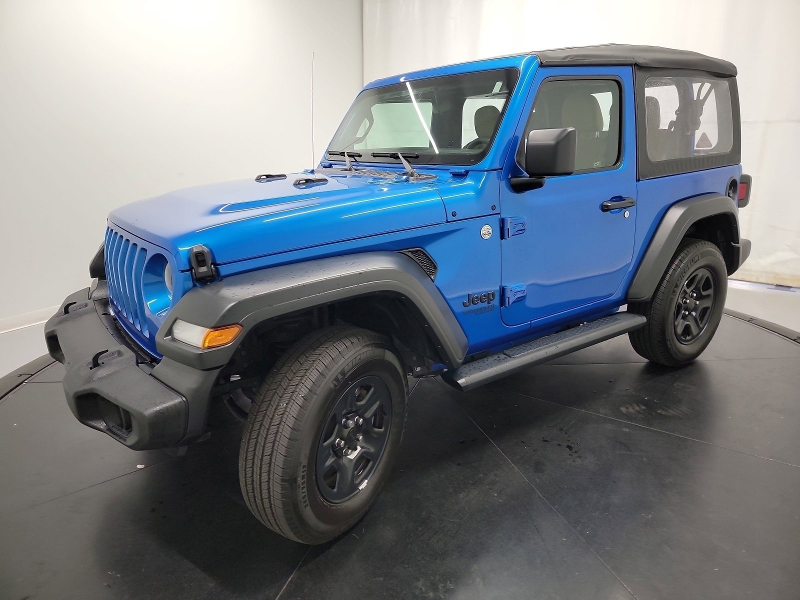 Used 2021 Jeep Wrangler Sport image 3
