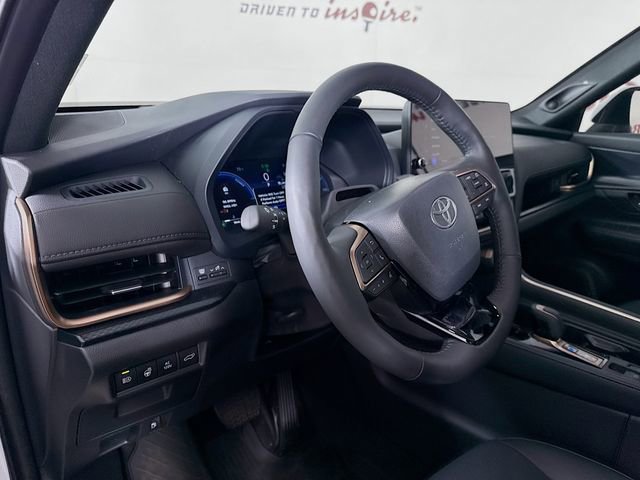 Used 2025 Toyota Grand Highlander AWD Hybrid image 11