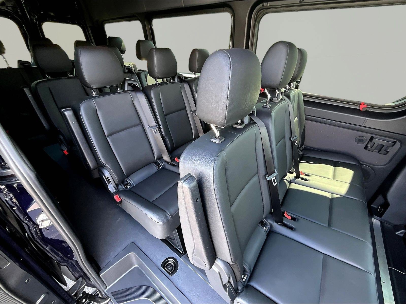 Used 2024 Mercedes-Benz Sprinter 2500 image 20