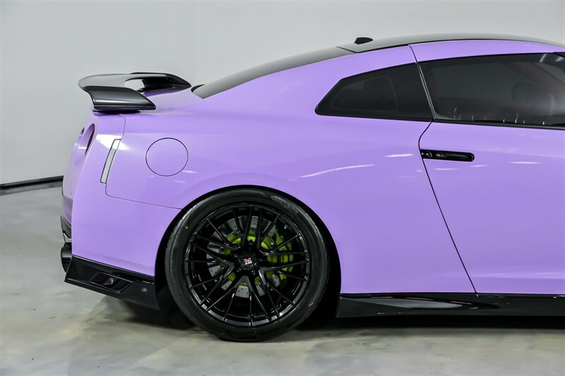 Used 2020 Nissan GT-R Premium AWD/4WD image 13